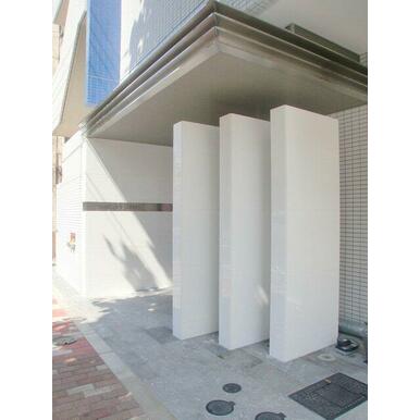 ★オートロック付きエントランス★