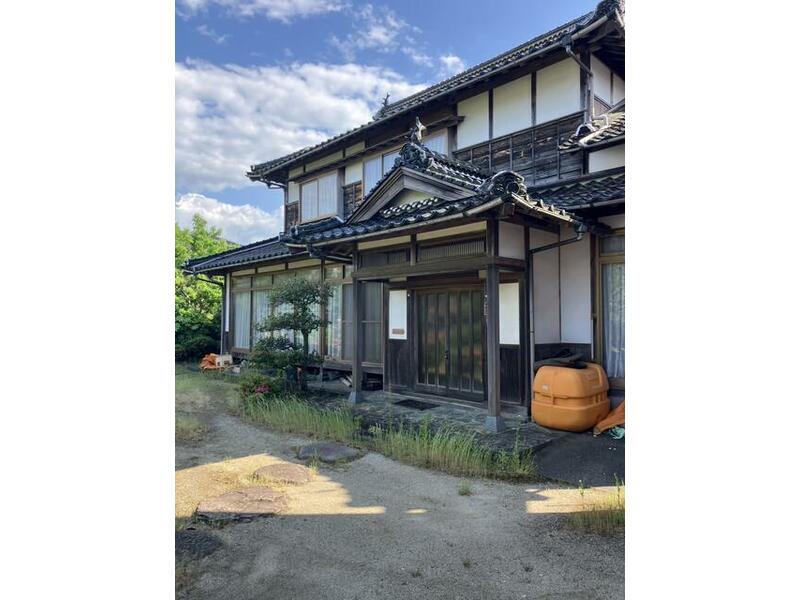 Tottori City, Kawaramachi Sanuki (Kawara Station) 2-story building 9DK