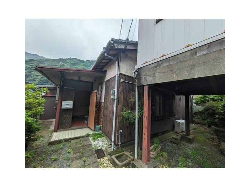 Moji Ward, Kitakyushu City, Shiroyama Town (Moji Station) 1-story 2LDK