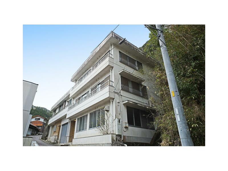 Miyoshi City, Yamashiro Town, Okawamochi (Awa-Kawaguchi Station) 3-story 6SDK