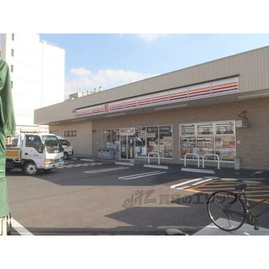 ファミリーマート　宇治槇島町目川店 距離：330m