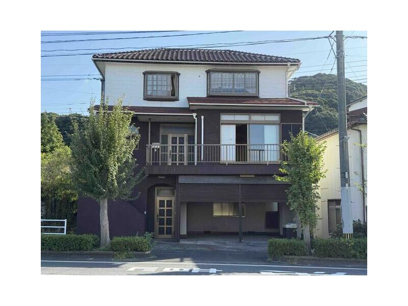 Karatsu City, Nishitaratsu 3-chome (Nishitaratsu Station) 3-story 7DK