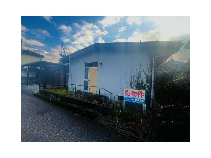 Toyama City, Shitobari (Tsukioka Station) Single-story building 6DK