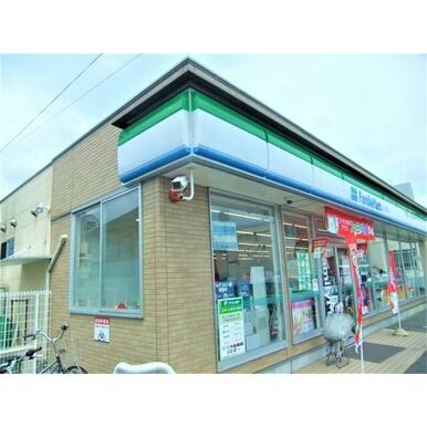 ファミリーマート豊田丸山南店 距離：216m