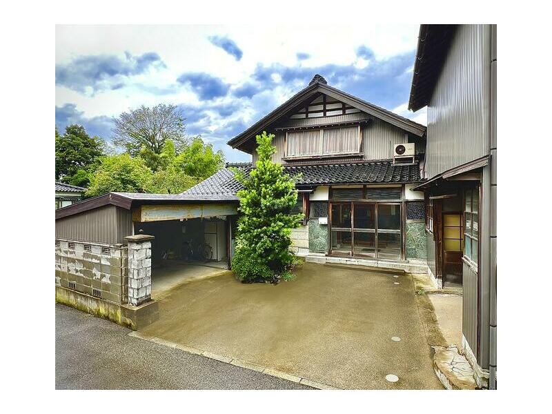 Kamiyauchi-cho, Kanazawa City