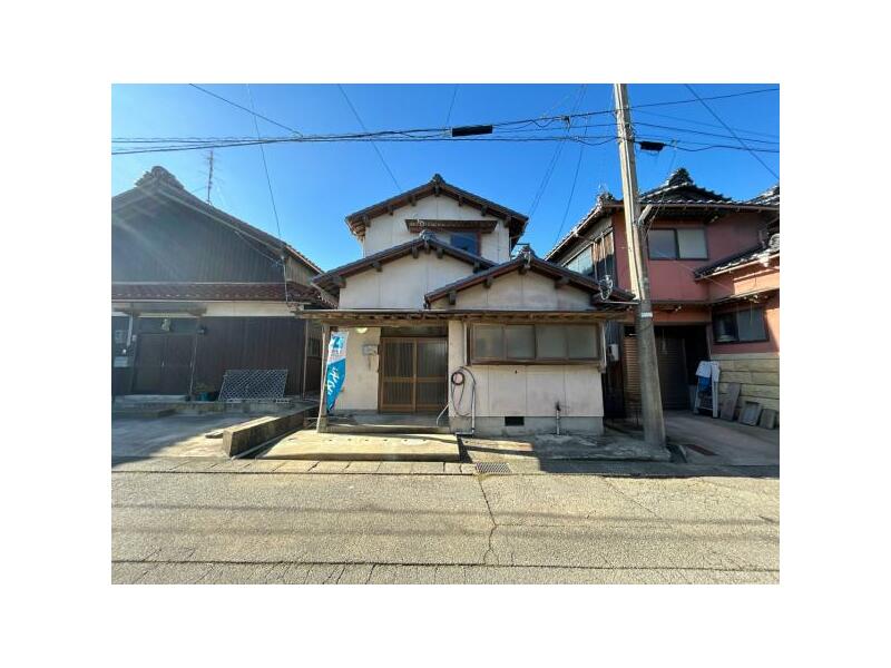 Built in November 2002 (23 years and 4 months old)