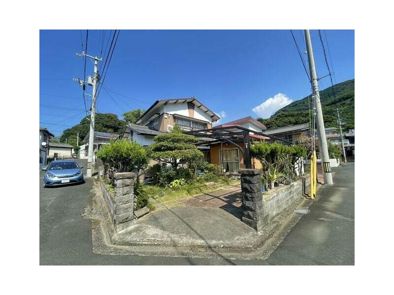 Yawatahama City, Honai Town Kiki (Yawatahama Station) 2-story building 5DK