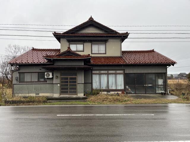 Cheap house for sale in Himi, Toyama