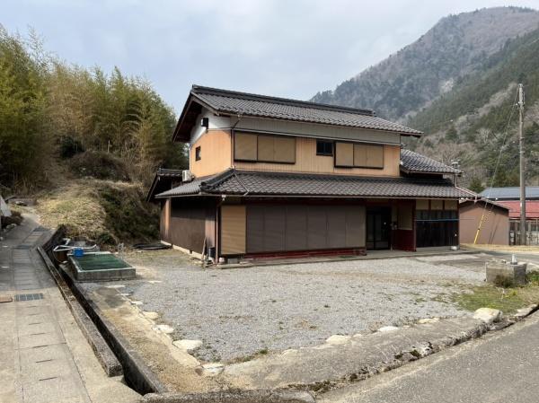 Cheap house for sale in Higashiomi, Shiga