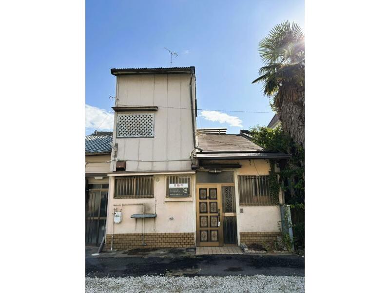 4-chome, Saiwaicho, Yao City (Kintetsu Yao Station) 2-story 6DK