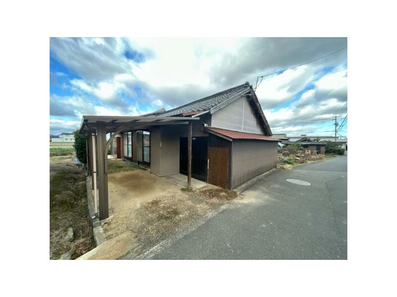 Kida County, Miki Town, Oaza Tanaka (Hiraki Station) Single-story building 6DK