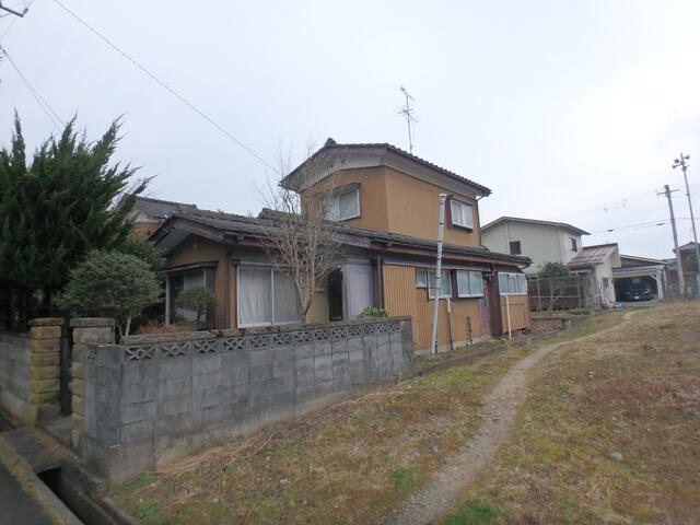 Cheap house for sale in Gosen, Niigata