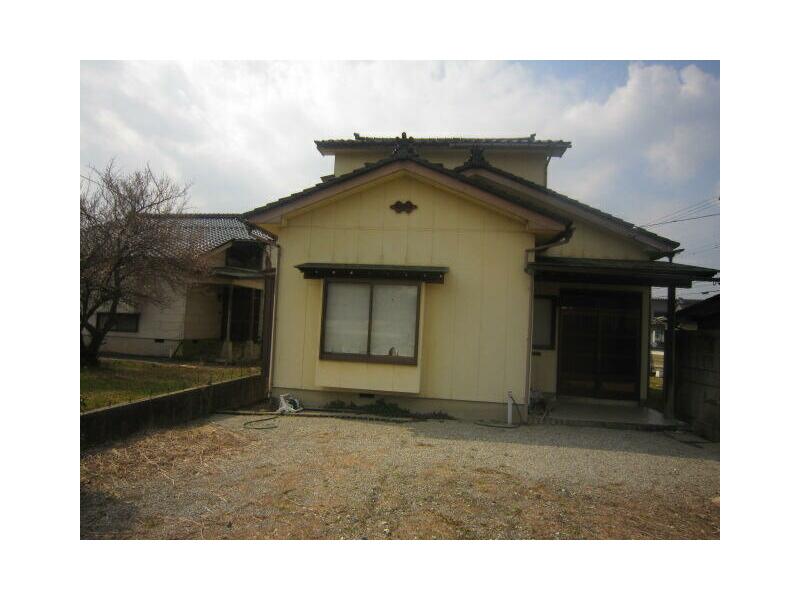 Uozu City, Tenjinnoshin 2-story 5K