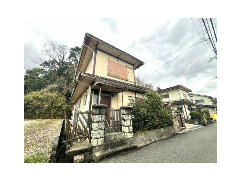 6 Shimomaki, Kamimaki-cho, Kitakatsugi-gun (Hatakeda Sta.) 2F 6DK

2F 6DK 3,600,000 yen