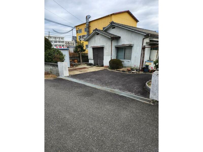 Taisanji-cho, Matsuyama-city (Iyo Wake station) Single story house 4K

4.9 million yen