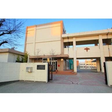 名古屋市立苗代小学校 距離：180m
