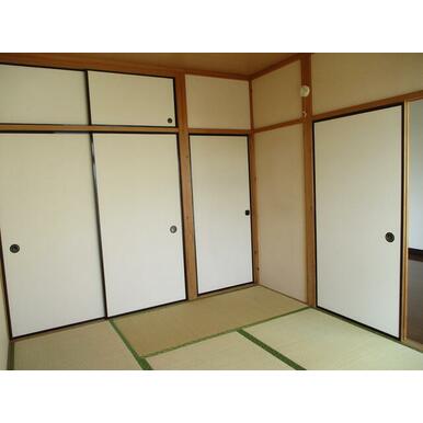 写真は同建物別部屋の写真です。現況と異なる場合は現況を優先させていただきます。