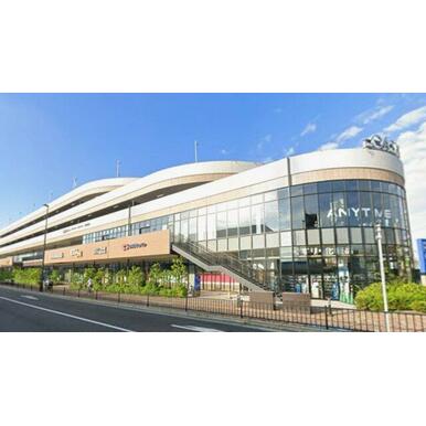 エディオン オアシスタウン吹田SST店 距離：653m