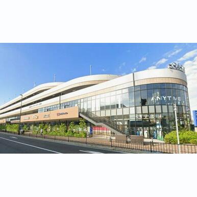 エディオン オアシスタウン吹田SST店 距離:653m