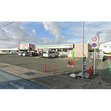 ファミリーマート　浜松初生町店 距離：600m