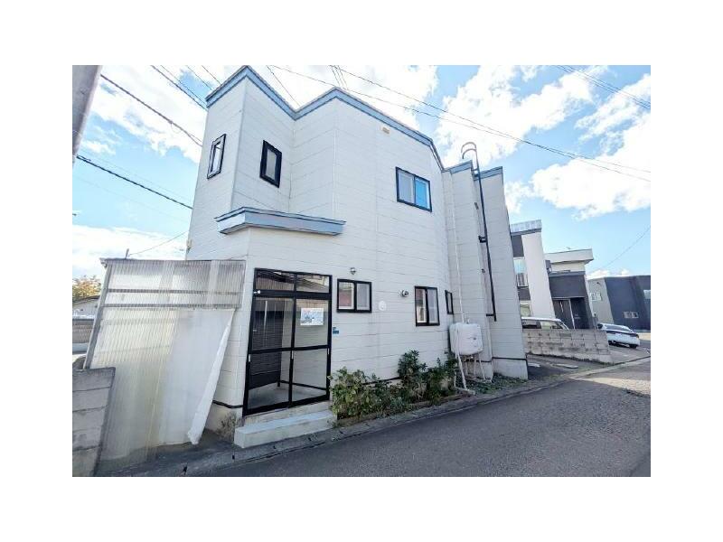 August 2016 (9 years and 7 months old)