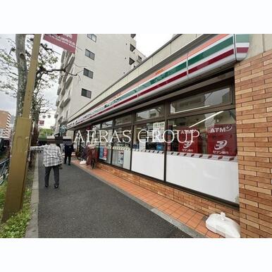セブン-イレブン 西早稲田1丁目店 距離:190m