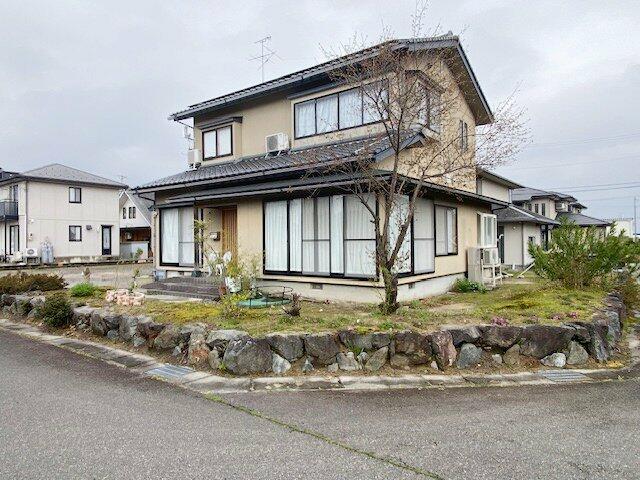 Cheap house for sale in Nakaniikawa, Toyama