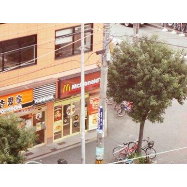 マクドナルド【東三国4丁目】 距離：368m