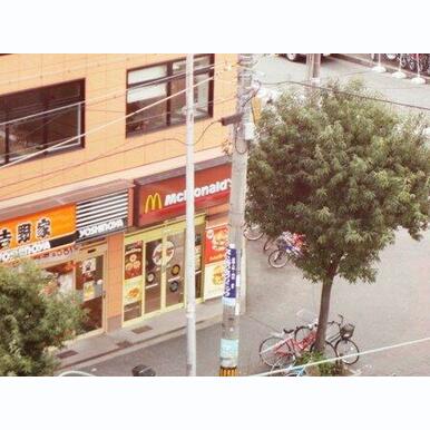マクドナルド【東三国4丁目】 距離:368m