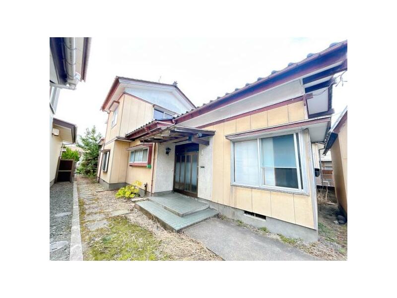 Sakata City, Higashinakanokuchi Town (Sakata Station) 2-story building 5DK