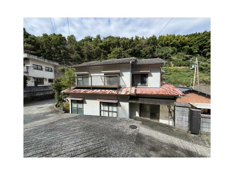 Yatsushiro, Yawatahama-shi, Kanagawa (Yawatahama Station) 2F 5LDK

3.8 million yen