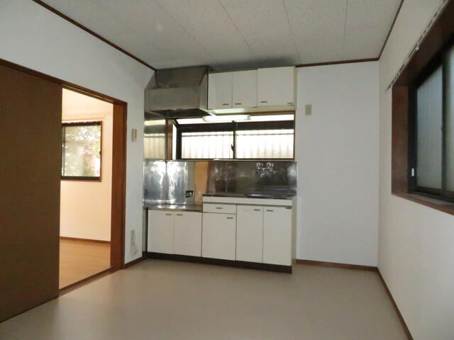 アットホーム ベルウッド １０２ ２ｄｋ 提供元 村田商事 株 高座郡寒川町の賃貸アパート