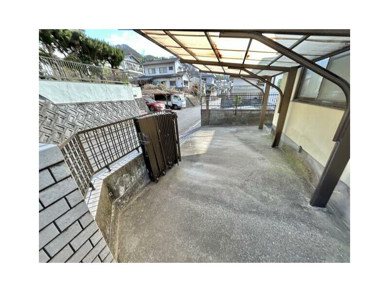 (Matsuyama Station) 2F 4SLDK

3,280,000 yen