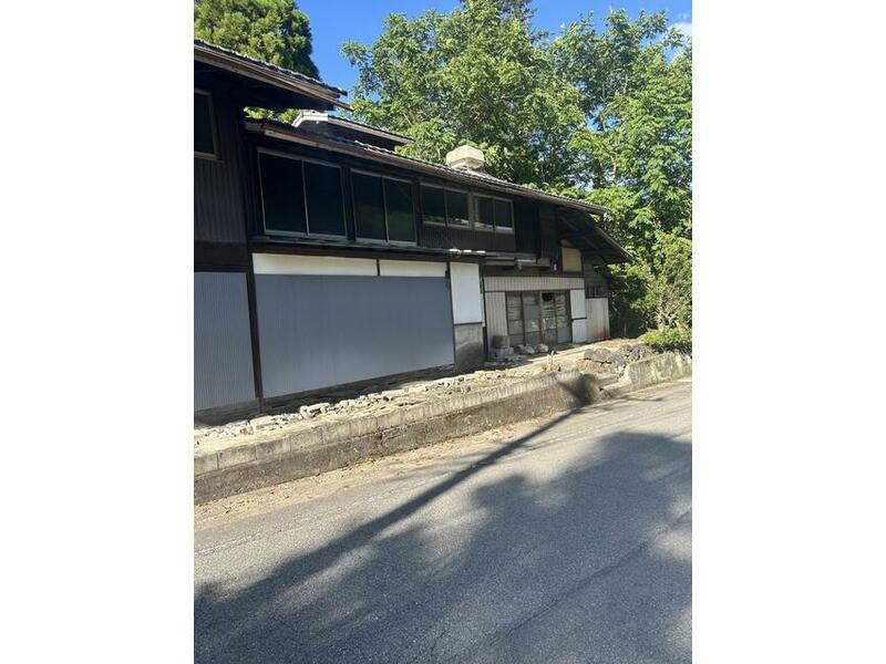 Iriyama, Matsuida-cho, Annaka-shi, Aichi 2F 9DK

1.7 million yen