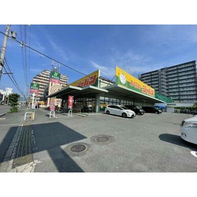 ジャパン 東大阪友井店 距離：500m