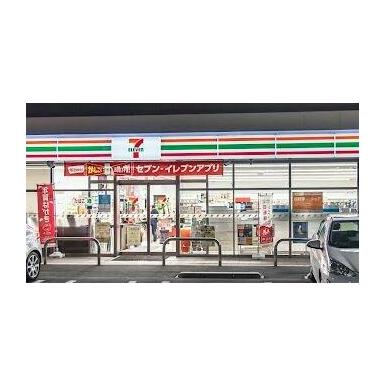 セブンイレブン 大阪谷町7丁目店 距離：170m