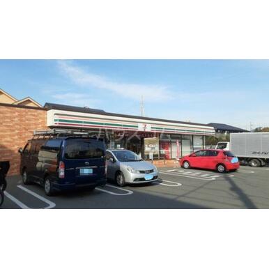 セブン-イレブン 三鷹牟礼６丁目店 距離：593m