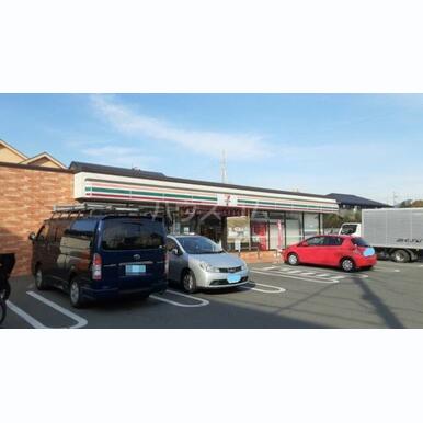 セブン-イレブン 三鷹牟礼6丁目店 距離:593m