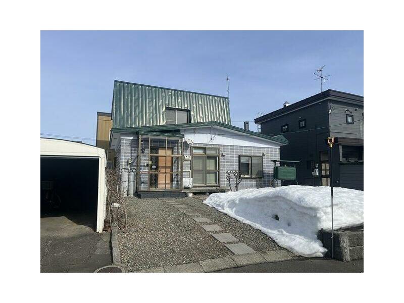 Iwamizawa City, Kita 4-jo Nishi 15-chome (Iwamizawa Station) 2-story 4LDK