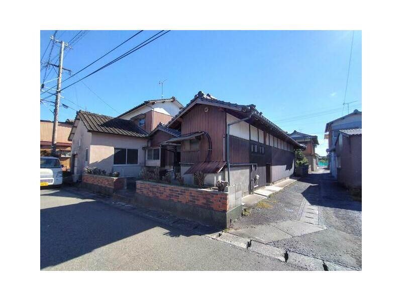 Usa-shi, Usa Oaza Nagasu (Buzen Nagasu Sta.) 2F 6DK

2,000,000 yen