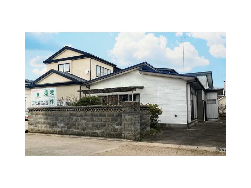 Minamiakita District, Hachirogata Town, Ichinichichi (Hachirogata Station) 2-story 6DK