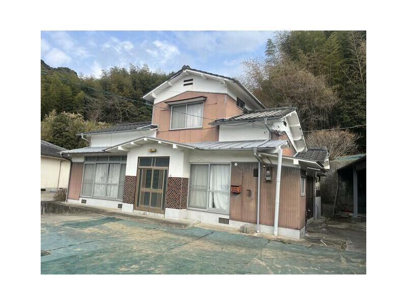 Kunito-shi, Aki-cho Yamaguchi (Kitsuki Sta.) 2F 5DK

2,800,000 yen