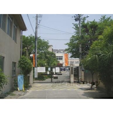 伏見板橋小学校 距離：450m