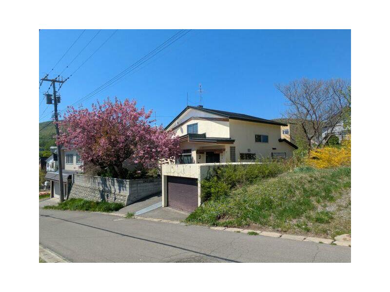 Otaru City, Takashima 5-chome (Otaru Station) 2-story building 4LDK