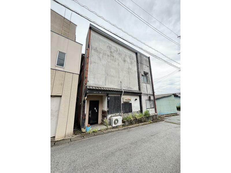 2 floors above ground and 1 basement floor 5K

1,000,000 yen