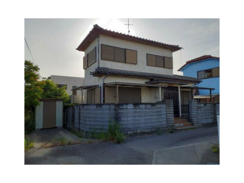 5 minutes on foot from JR Naruto Line "Kyōkaimae" Station