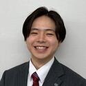 山村　友也