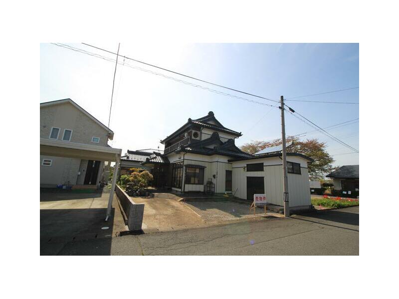 Oshu City, Mizusawa Yamazaki Town (Mizusawa Station) 2-story building 6LDK
