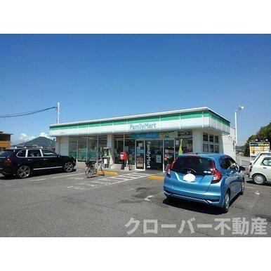 ファミリーマート丸亀川西町北店まで900m