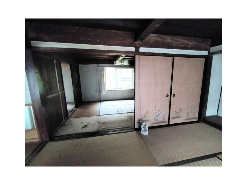 2F 6K, Akioka, Ojiro-ku, Kami-machi, Mikata-gun, Hyogo

850,000 yen